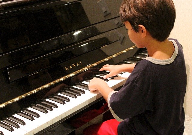 Envie de faire prendre des cours de musique à vos enfants ? Rendez-vous sur allegromusique.fr.